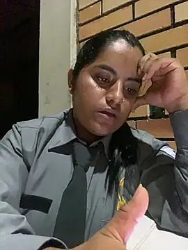 Snapshot of Isabel_3 chatting on February 2, 1:04 am Isabel 3 online show from February 2, 1:04 am