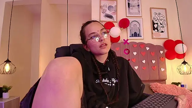 Hanabie  online show from February 18, 3:13 am