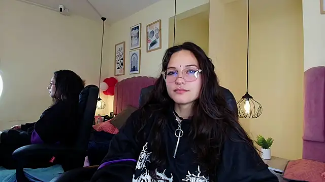 Hanabie  online show from February 27, 3:39 am