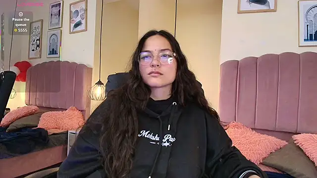 Hanabie  online show from March 10, 3:11 am