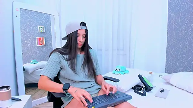 ViictoriiaSaenz online show from March 25, 5:02 am