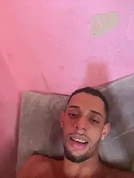 Snapshot of magrodotado33 chatting on January 9, 6:10 pm magrodotado33 online show from January 9, 6:10 pm