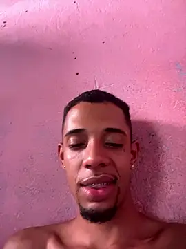 Snapshot of magrodotado33 chatting on January 10, 8:10 pm magrodotado33 online show from January 10, 8:10 pm