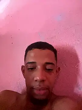 Snapshot of magrodotado33 chatting on January 13, 12:43 pm magrodotado33 online show from January 13, 12:43 pm