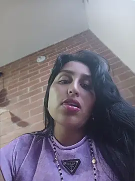 Snapshot of LunaRouuse_ chatting on June 3, 10:59 pm LunaRouuse online show from June 3, 10:59 pm