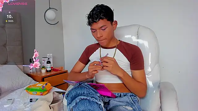 twink royale18 online show from February 20, 3:34 pm