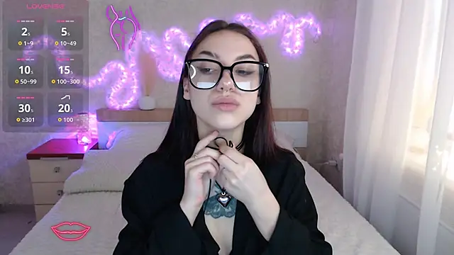 Snapshot of TianaHot777 chatting on February 12, 12:33 pm TianaHot777 online show from February 12, 12:33 pm