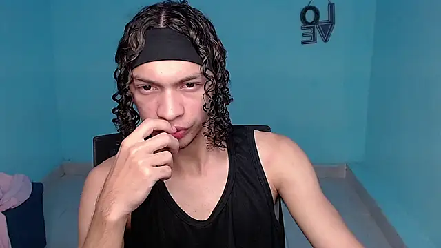 Axel fox77 online show from August 6, 11:17 pm