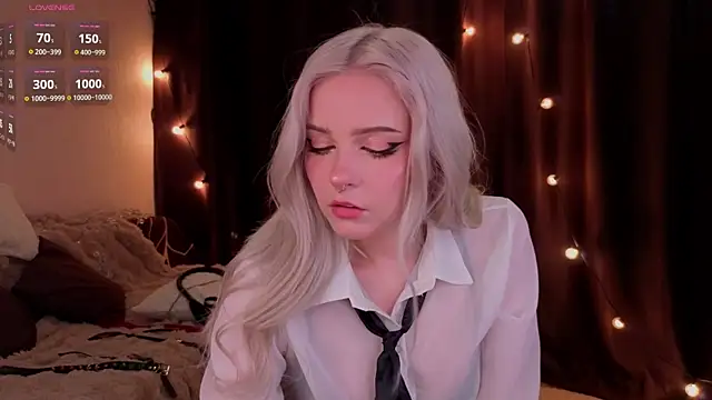 ShyniAlice online show from February 9, 3:32 am