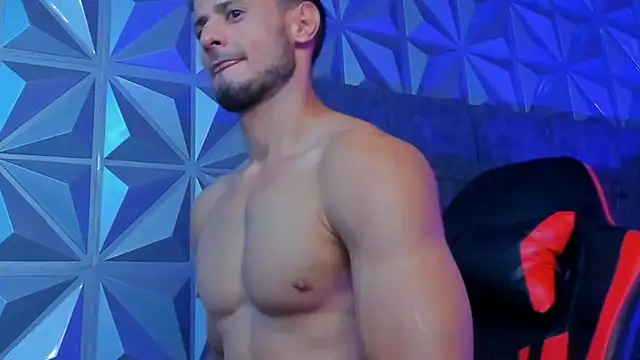 Snapshot of Adonys_Lewis_ chatting on July 1, 6:37 am Adonys Lewis online show from July 1, 6:37 am
