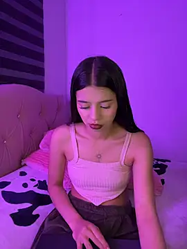 willowharper  online show from January 13, 5:13 am