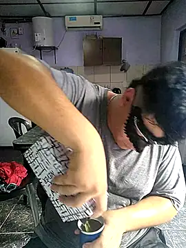 Snapshot of gitano19cm chatting on March 29, 8:31 pm gitano19cm online show from March 29, 8:31 pm