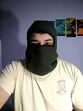 Snapshot of gitano19cm chatting on April 11, 2:38 am gitano19cm online show from April 11, 2:38 am