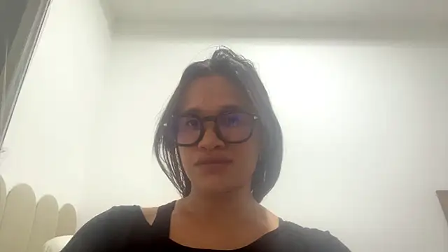 KarlySchnobrich online show from January 13, 8:25 pm