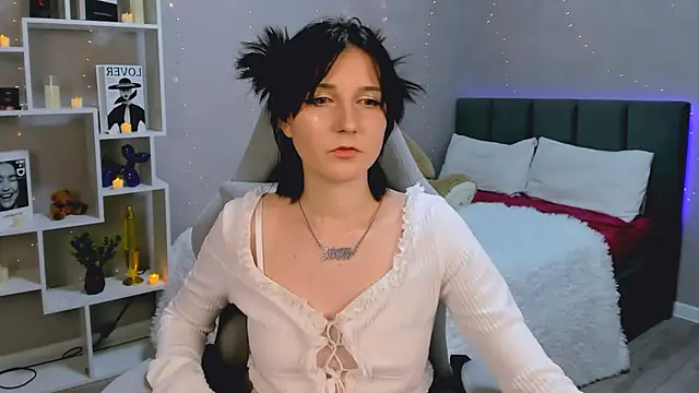 KikaOsterman online show from February 3, 6:24 pm