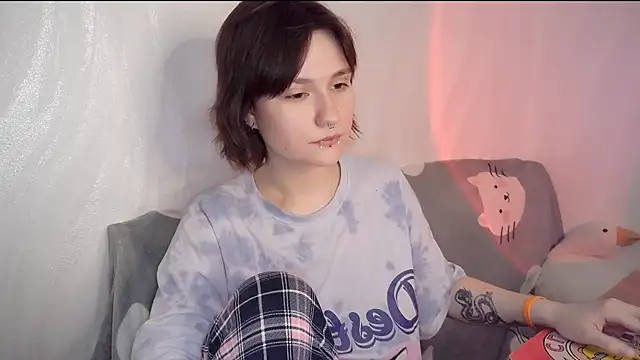 UwuJudy Osas online show from April 14, 10:38 pm