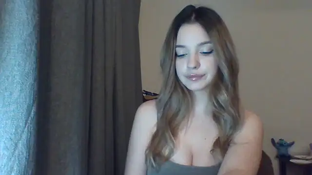 Snapshot of EvelineMagnetic chatting on May 3, 8:26 pm EvelineMagnetic online show from May 3, 8:26 pm