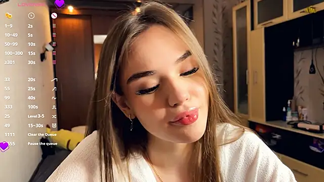 LubaSeirers online show from April 3, 3:10 pm