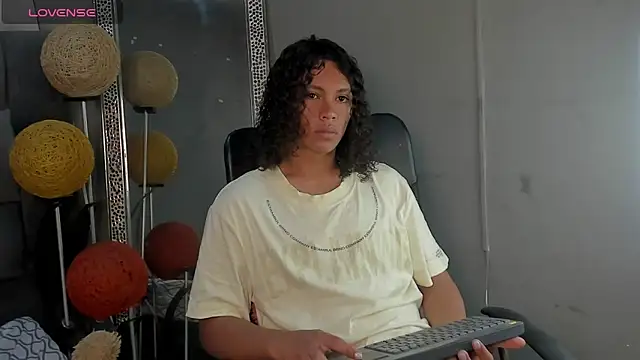 dylaans19 online show from February 1, 3:10 pm