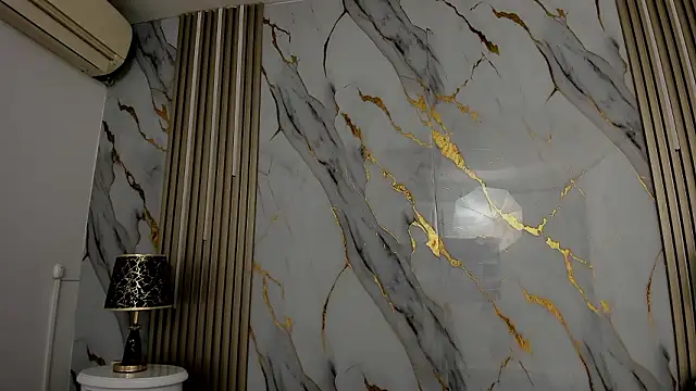 LaxiZoe online show from January 31, 7:11 pm