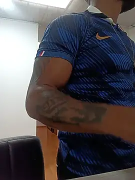 Snapshot of Dante_Knox chatting on July 5, 5:42 pm Dante Knox online show from July 5, 5:42 pm