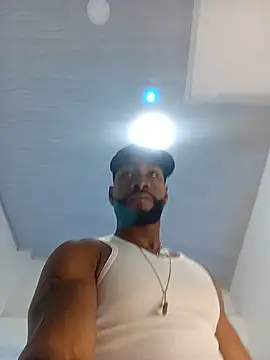 Snapshot of Dante_Knox chatting on July 18, 11:47 am Dante Knox online show from July 18, 11:47 am