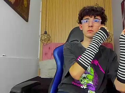 Syriussz online show from March 2, 8:04 pm