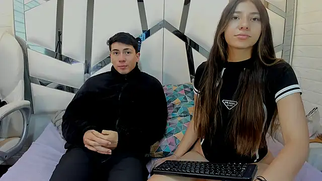 Snapshot of ScarlettAndLucas chatting on March 10, 12:43 pm ScarlettAndLucas online show from March 10, 12:43 pm