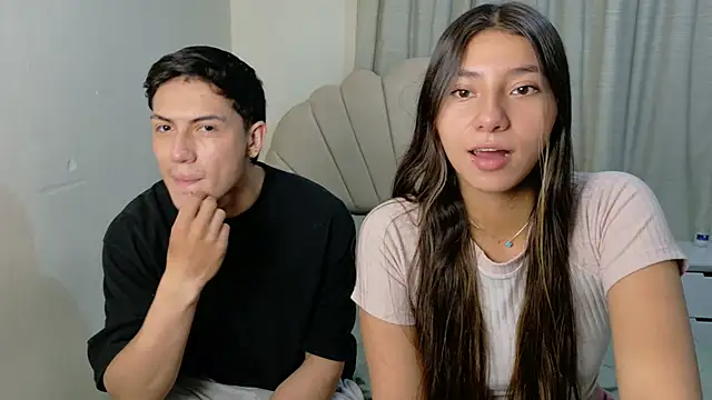 Snapshot of ScarlettAndLucas chatting on May 25, 12:05 am ScarlettAndLucas online show from May 25, 12:05 am
