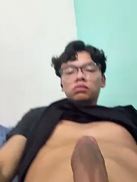 Snapshot of zack_night chatting on January 12, 9:42 pm zack night online show from January 12, 9:42 pm
