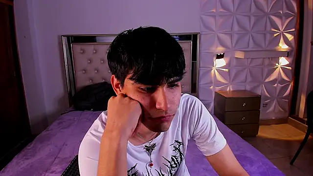 IamJuanJoc online show from March 12, 3:45 am