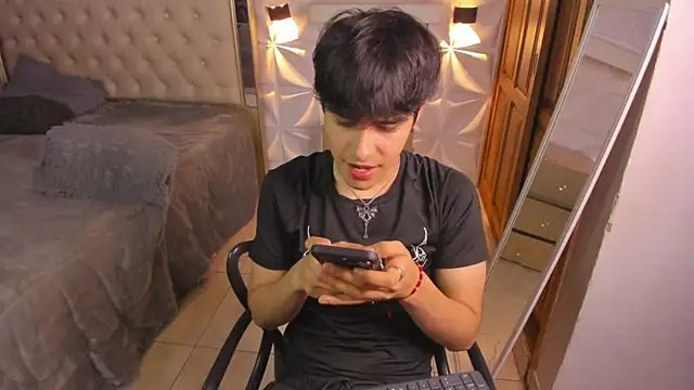 IamJuanJoc online show from April 10, 3:56 am