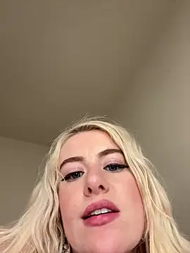 Snapshot of blondebunny999_999 chatting on May 24, 7:46 am blondebunny999 999 online show from May 24, 7:46 am