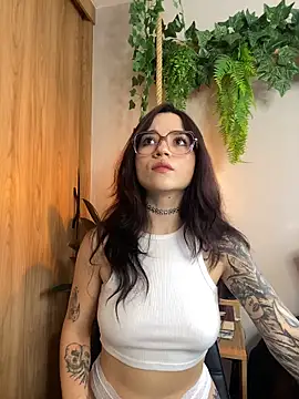 Snapshot of _Charlotte_Rose chatting on February 18, 9:11 pm Charlotte Rose online show from February 18, 9:11 pm