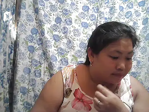 Snapshot of pinay_rose14 chatting on April 10, 2:06 am pinay rose14 online show from April 10, 2:06 am