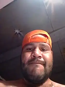 Snapshot of Guanatos13 chatting on February 6, 2:38 am Guanatos13 online show from February 6, 2:38 am