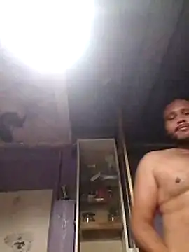 Snapshot of Guanatos13 chatting on February 7, 7:12 am Guanatos13 online show from February 7, 7:12 am