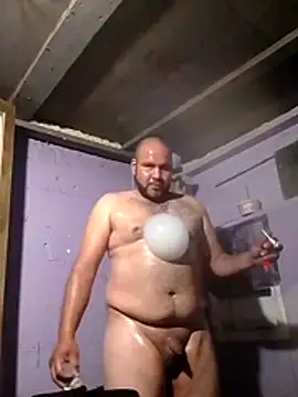 Snapshot of Guanatos13 chatting on March 14, 3:56 am Guanatos13 online show from March 14, 3:56 am