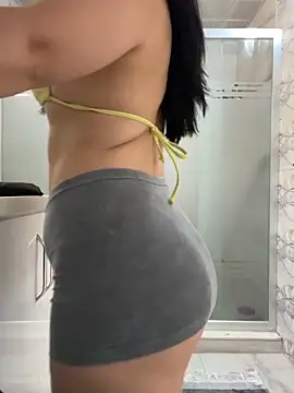Snapshot of melissiaayzem chatting on July 1, 7:32 am melissiaayzem online show from July 1, 7:32 am