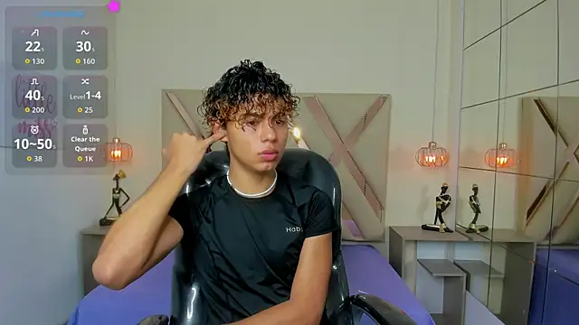 Snapshot of Anyelo_Twink chatting on June 6, 10:58 pm Anyelo Twink online show from June 6, 10:58 pm