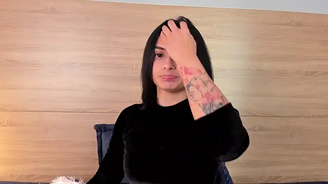 lilith petit  online show from January 15, 1:05 pm