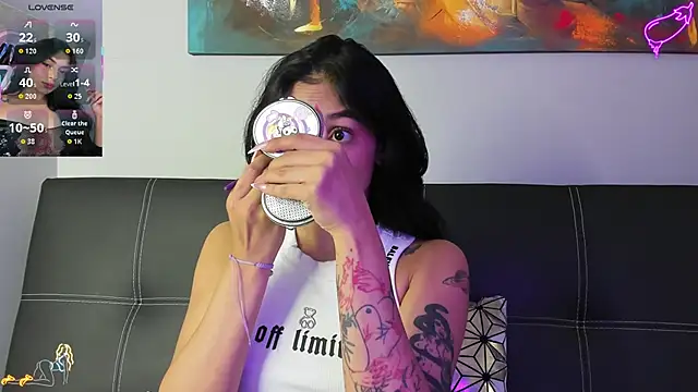 lilith petit  online show from January 16, 8:35 pm