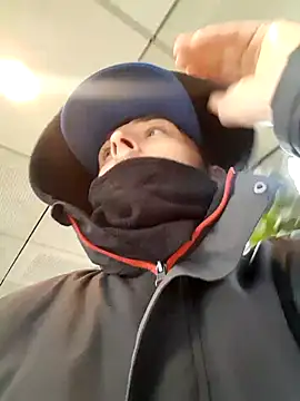 80julien online show from February 20, 1:22 pm