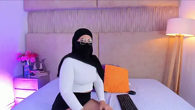  Farahh  online show from January 13, 11:48 am