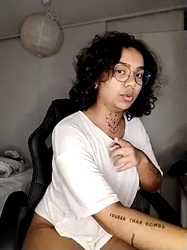 therealsun8 online show from February 10, 6:39 am