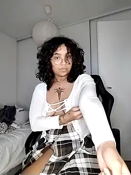 therealsun8 online show from March 2, 6:14 am