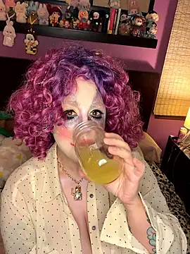 kitkathecartoonclown online show from January 17, 4:39 am