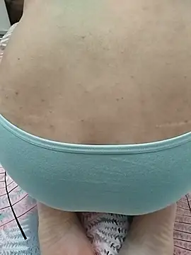 Snapshot of PrettyBottom1 chatting on January 15, 1:16 pm PrettyBottom1 online show from January 15, 1:16 pm