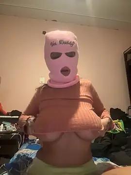 sweetbrunettee69 online show from January 18, 11:19 pm