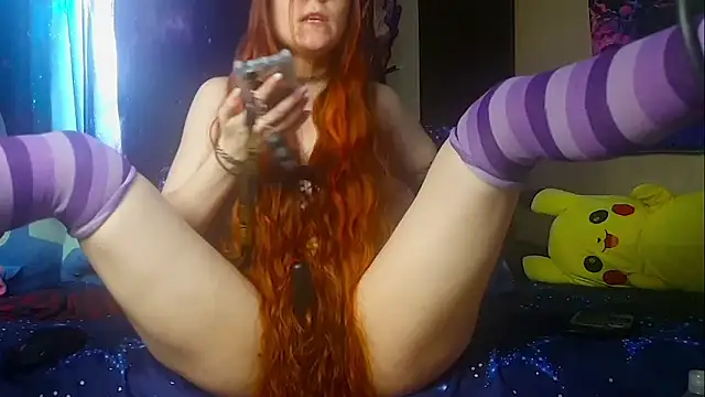Snapshot of moon_shy chatting on March 12, 12:44 pm moon shy online show from March 12, 12:44 pm